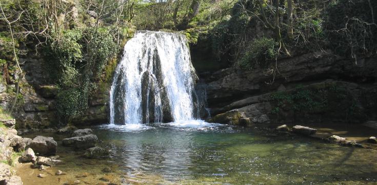 Janets Foss Waterfall 